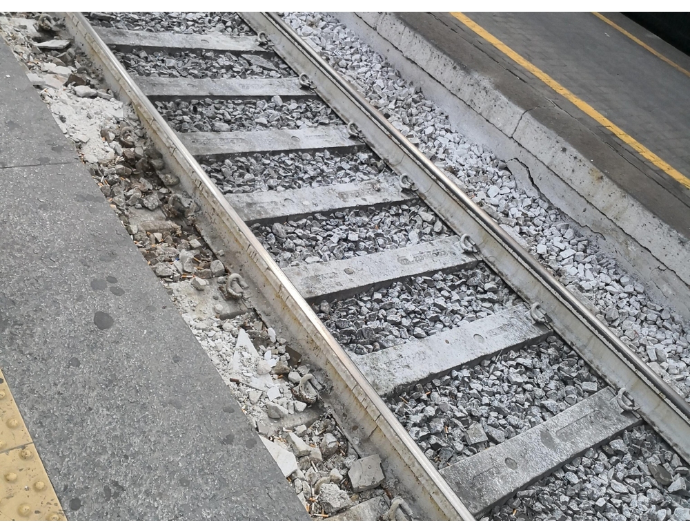 Guasti a linea elettrica a Parma e Bologna, circolazione treni regolare