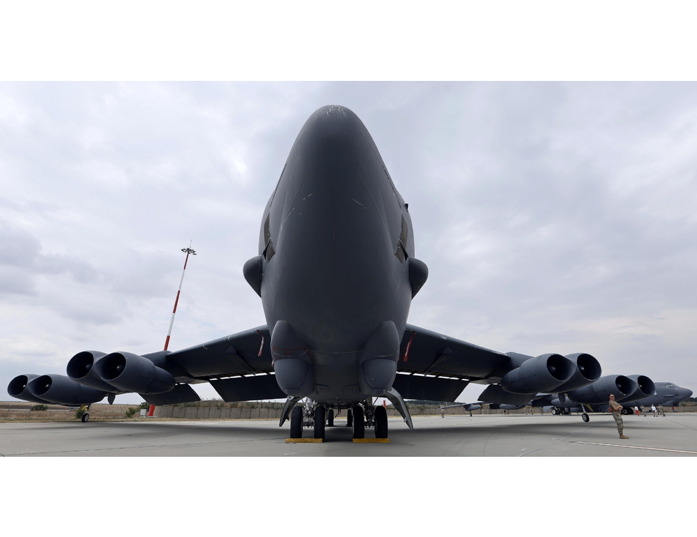 Guerra all’Iran, altri 3 bombardieri B-52 Usa atterrati in base Gb