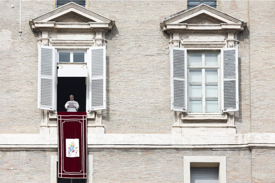 "Sia riconosciuta la pari dignità tra uomo e donna"