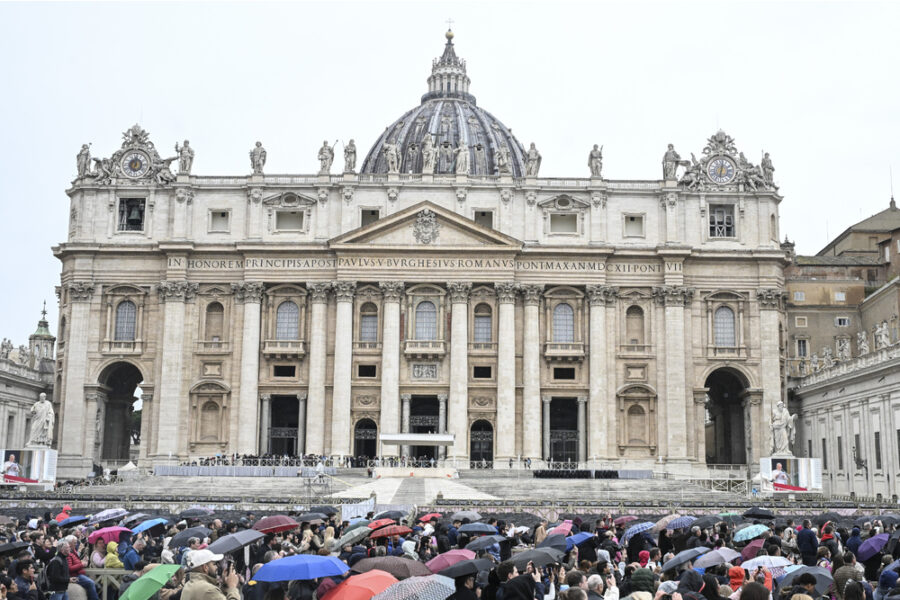 'Minacce di morte dal cielo con i bombardamenti aerei non sono progresso'