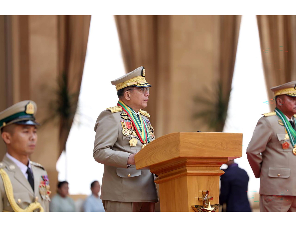 Il capo della giunta militare del Myanmar verso la presidenza