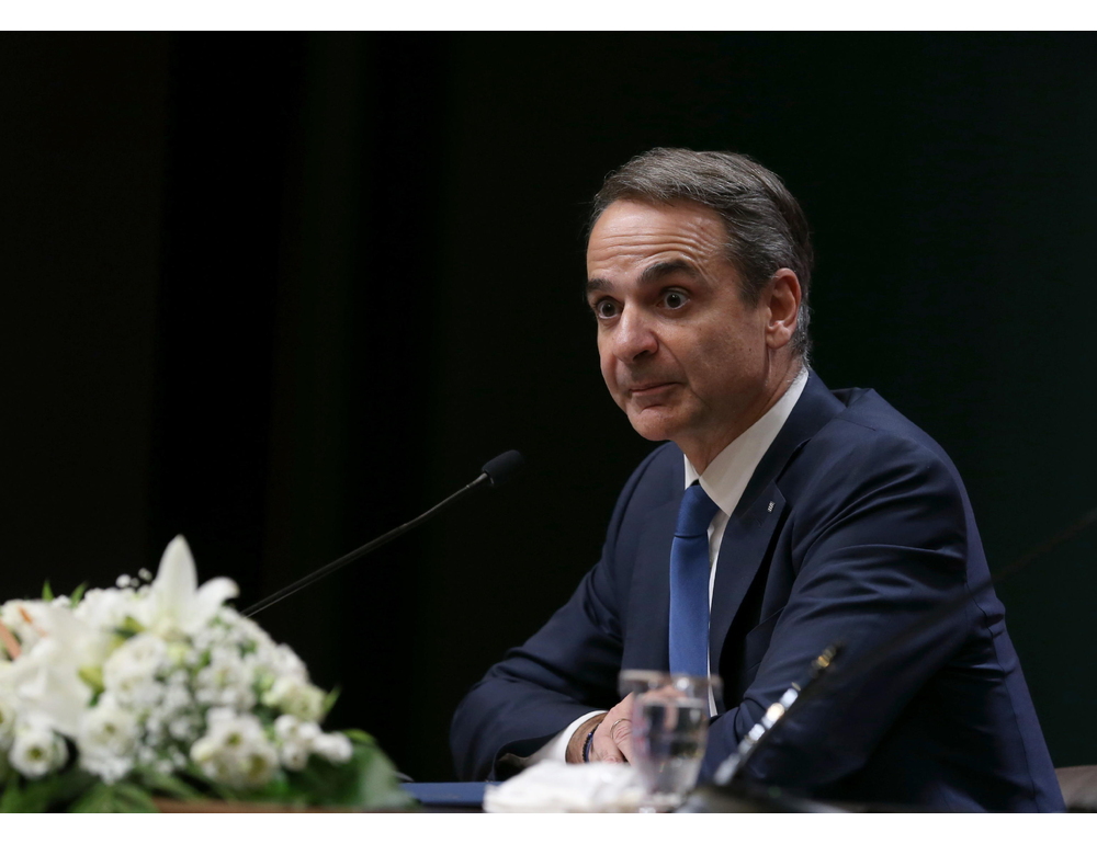 Il premier greco annuncia l’aumento del salario minimo a 920 euro