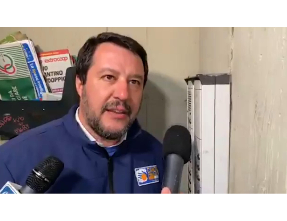 Il processo ai pusher della citofonata di Salvini, ridotte due condanne
