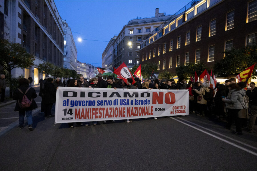 La manifestazione già indetta per no al referendum. Massima attenzione