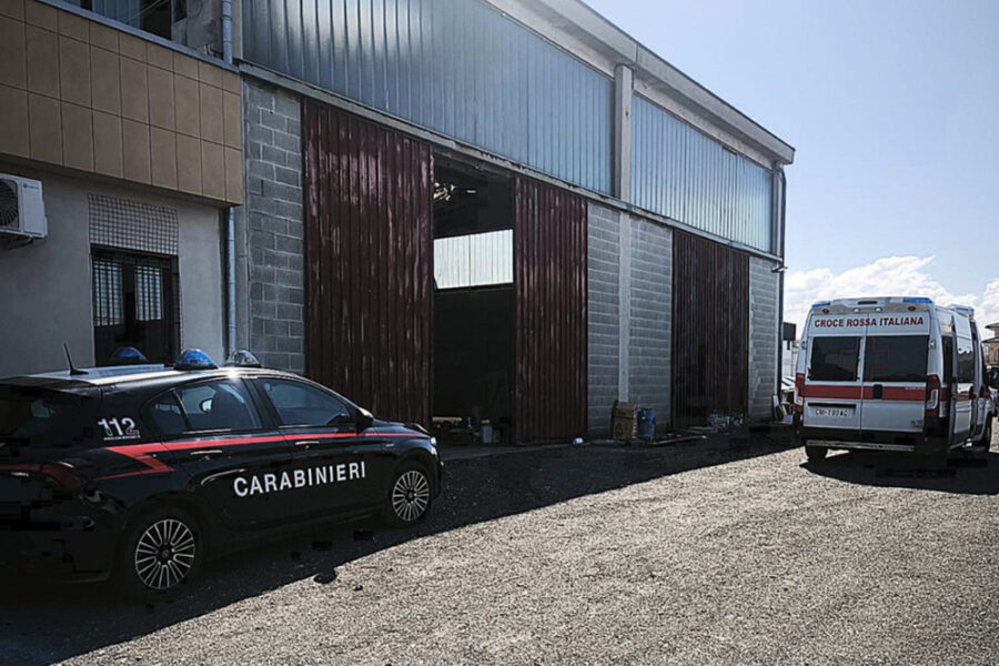 L'uomo è caduto dal tetto del capannone di una ditta a Viguzzolo
