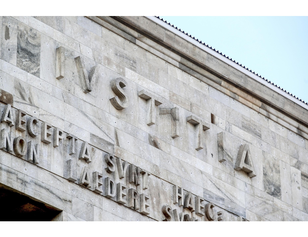 Indagato per caporalato il cognato del presidente della Lombardia