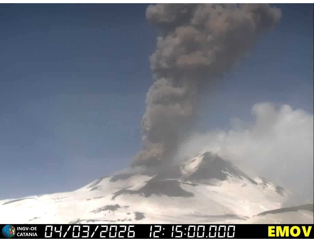 Ingv, ‘sull’Etna nube cenere lavica alta 1,5 km e subito dispersa’