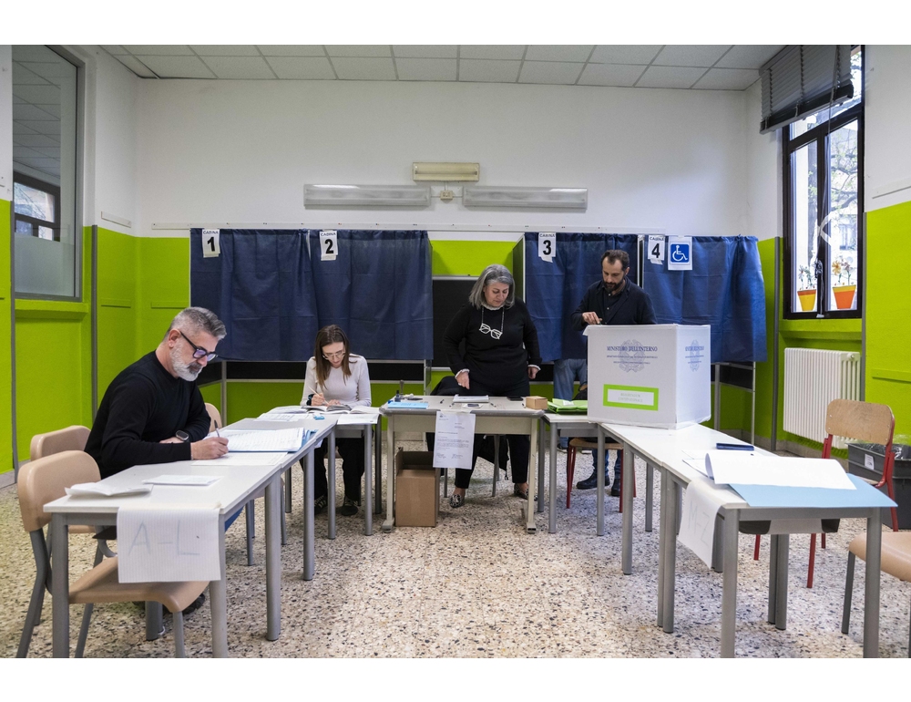 Instant poll Swg-La 7, NO in testa con forchetta 49-53%, SI’ al 47-51%
