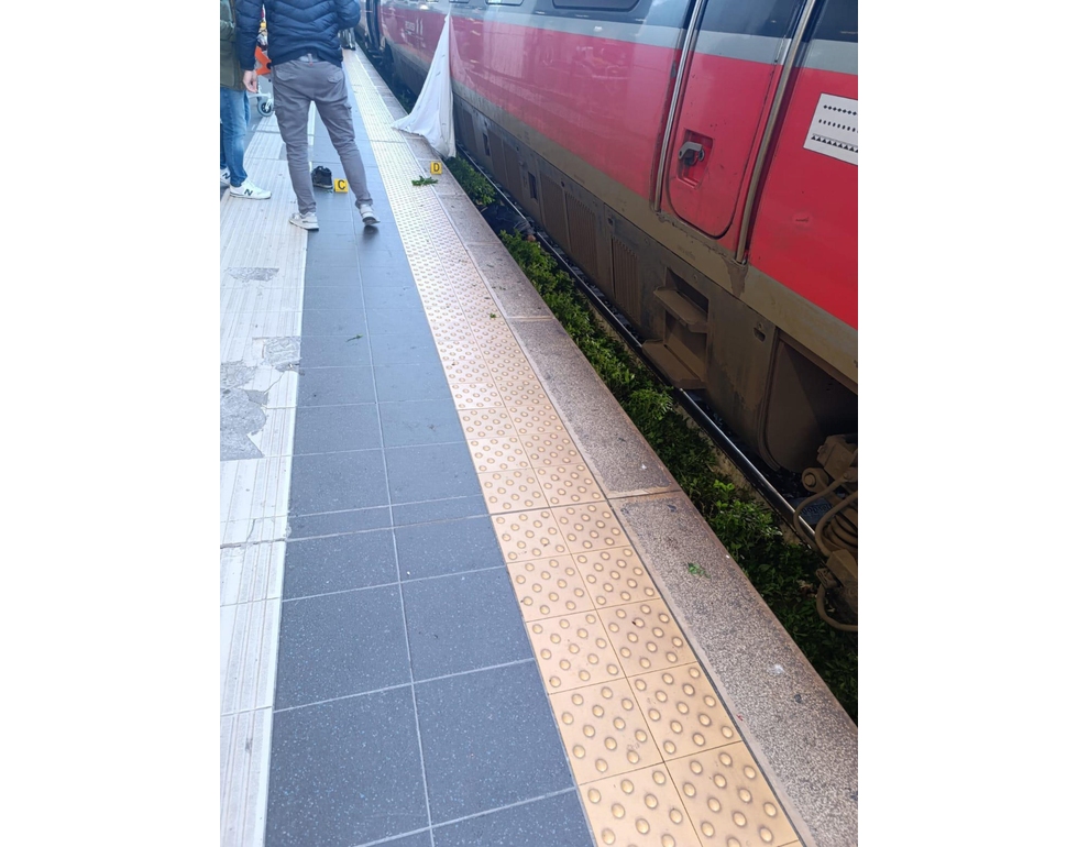 Investito da un Frecciarossa alla stazione di Ancona, morto un uomo