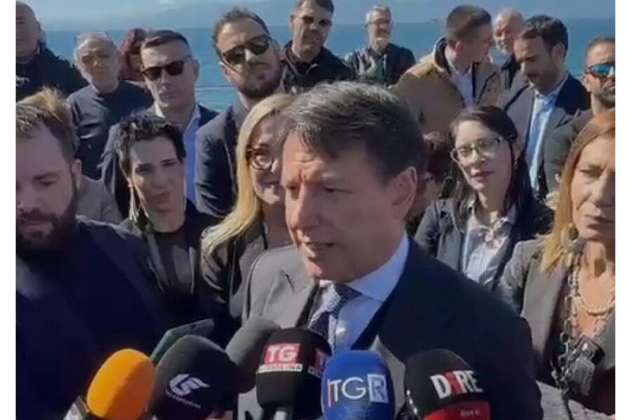 Il ministro Crosetto isolato a Dubai come un turista qualsiasi