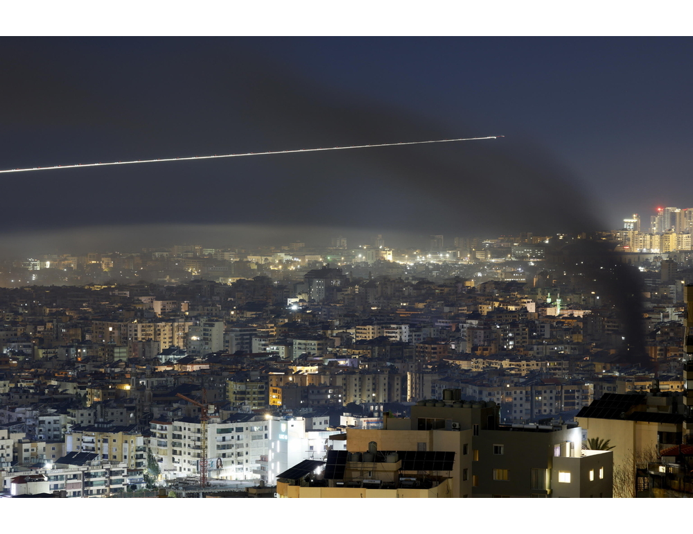 Israele, ‘intensi bombardamenti su Beirut sud, colpiti siti Hezbollah