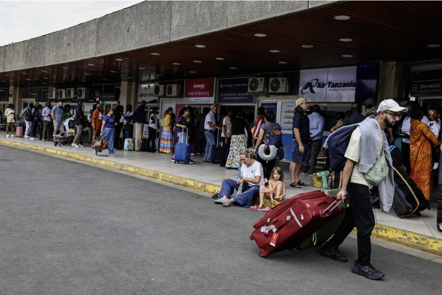 Fermato all'aeroporto di Nairobi con oltre 2 mila esemplari di 'regine' vive