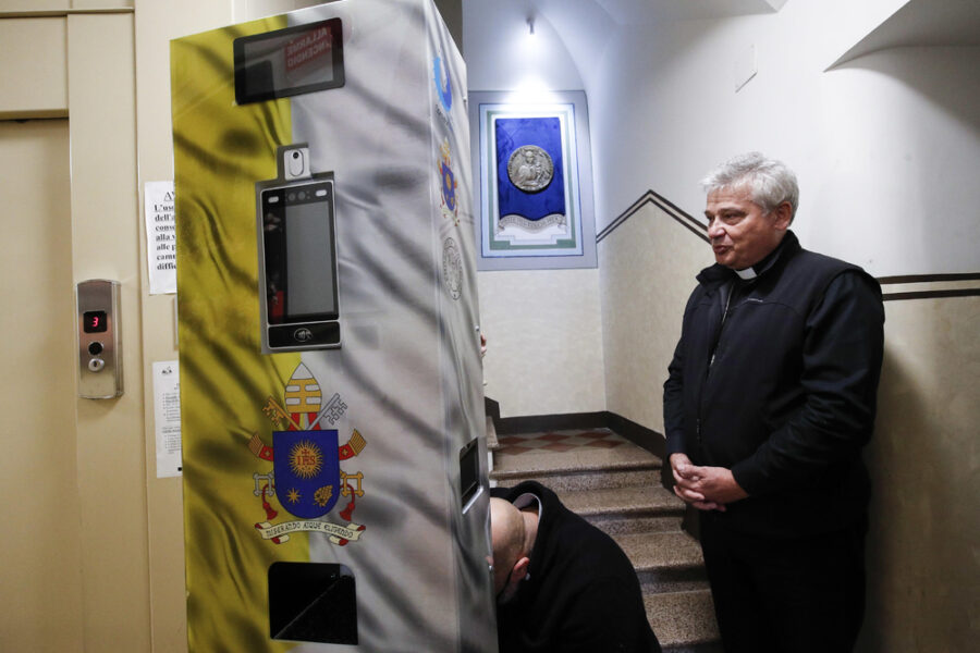 Al suo posto va l'agostiniano Luis Marín de San Martín