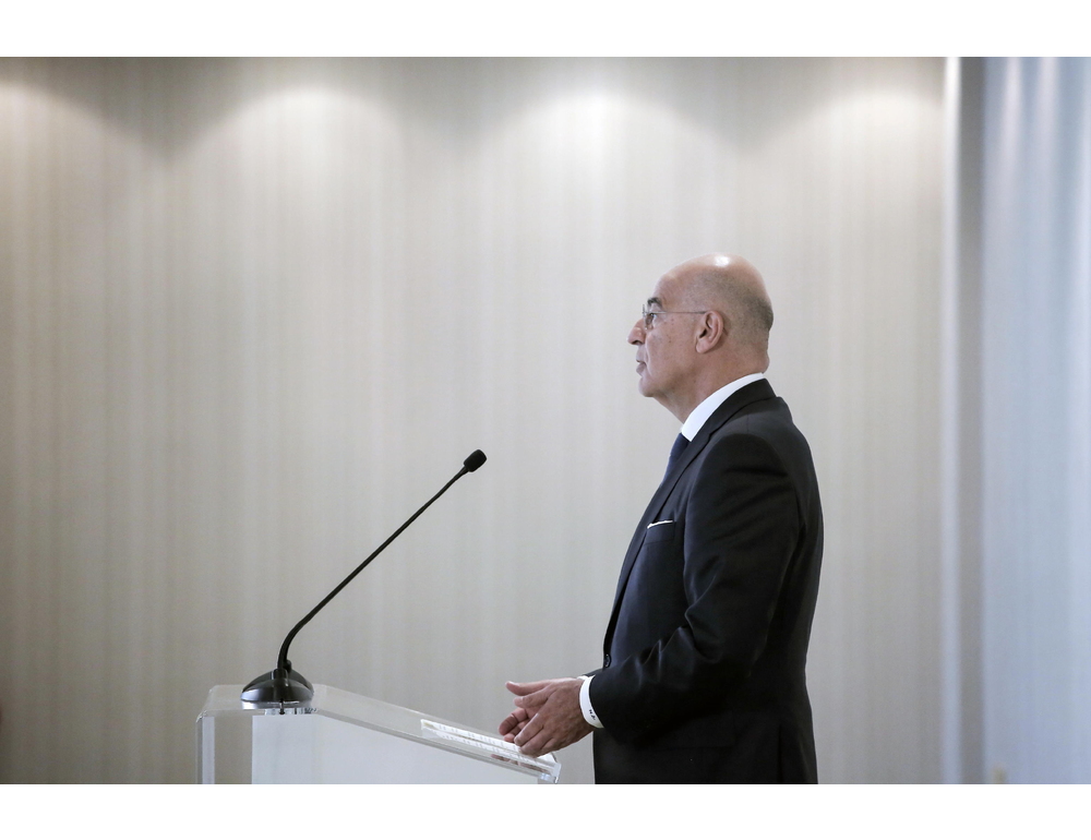 La Grecia invia due fregate e due F-16 per la difesa di Cipro