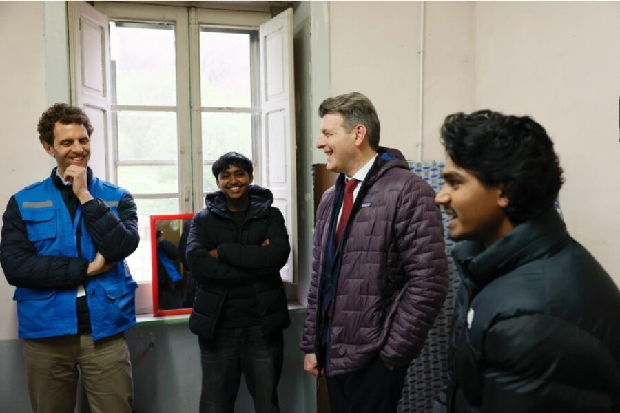 Ambasciatore elvetico in visita a un centro per minori non accompagnati in Campania