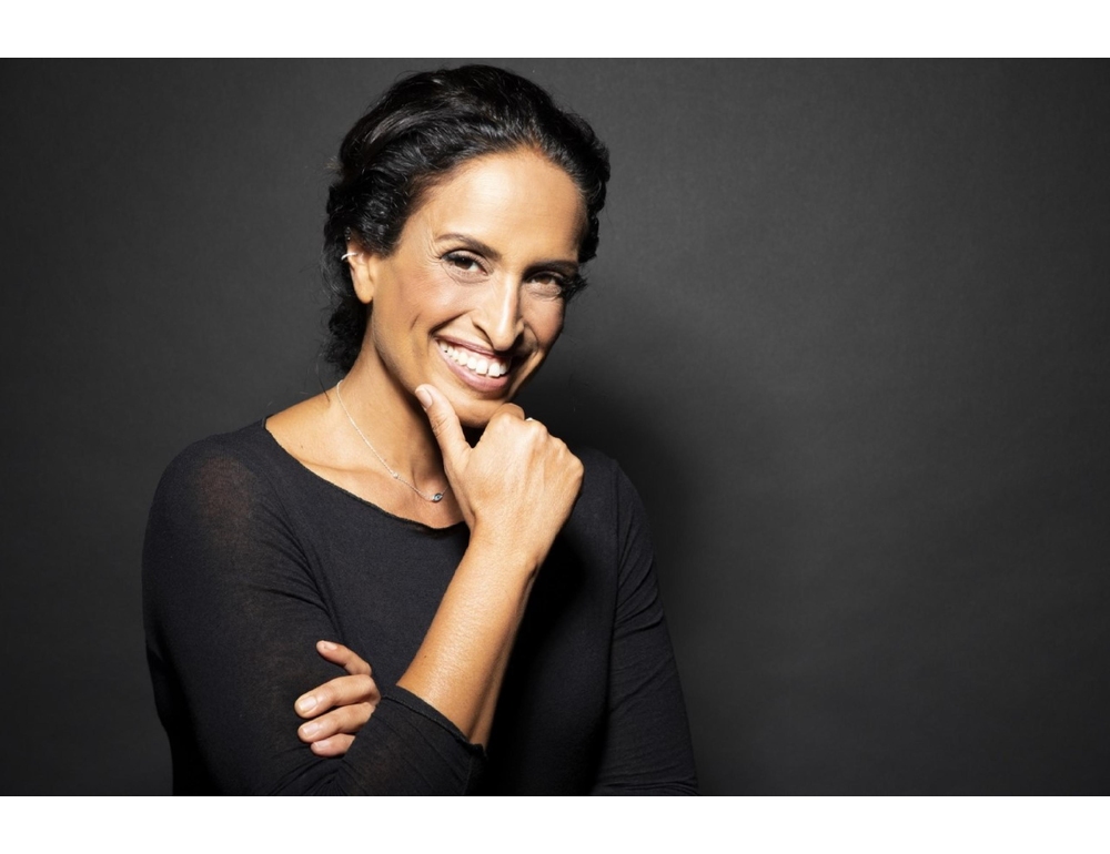 La cantante israeliana Noa bloccata a Firenze canta in chiesa