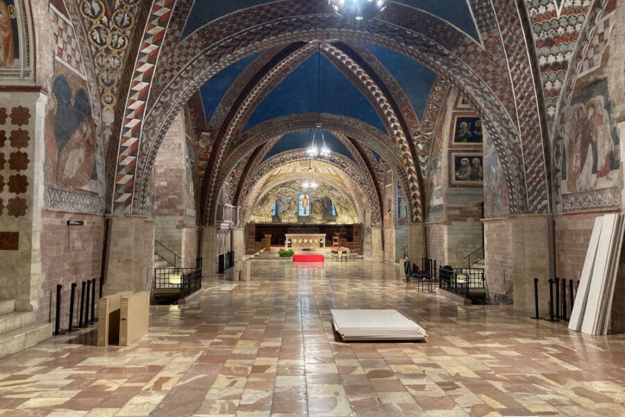 Terminato ad Assisi il mese di ostensione pubblica per 370 mila pellegrini