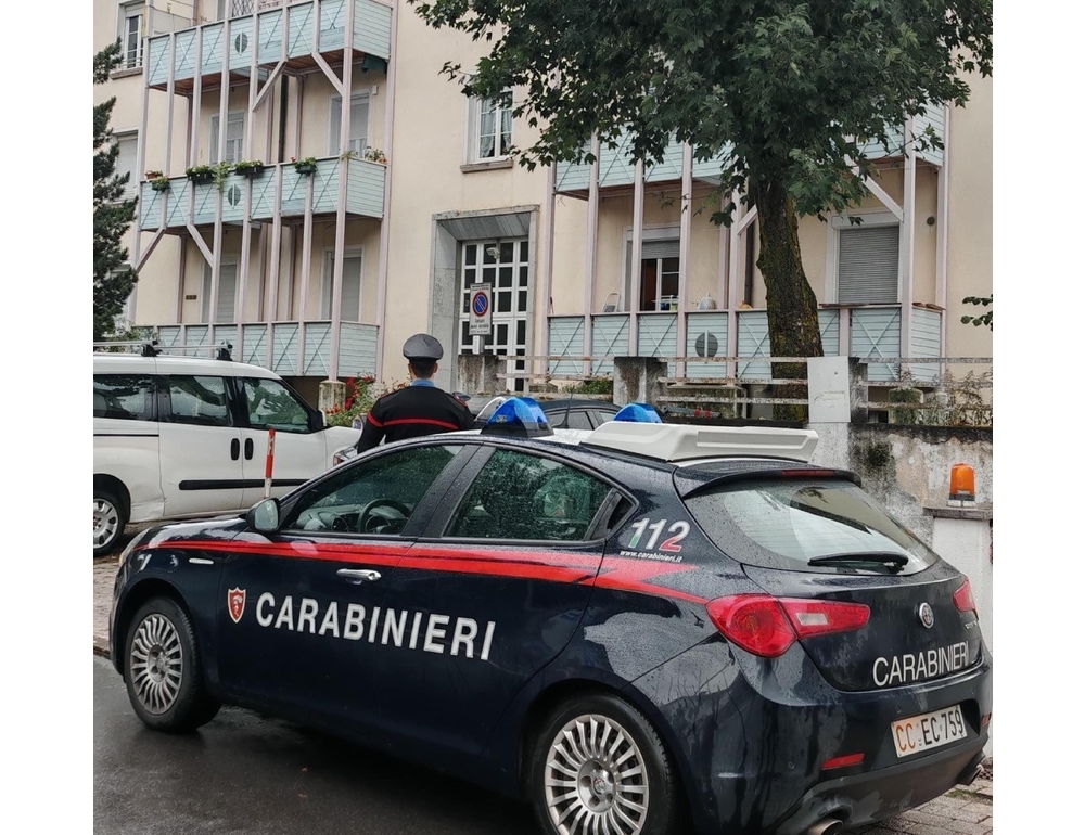 Lite sul bus e coltellate a scuola, tre studenti in carcere, due sono minori
