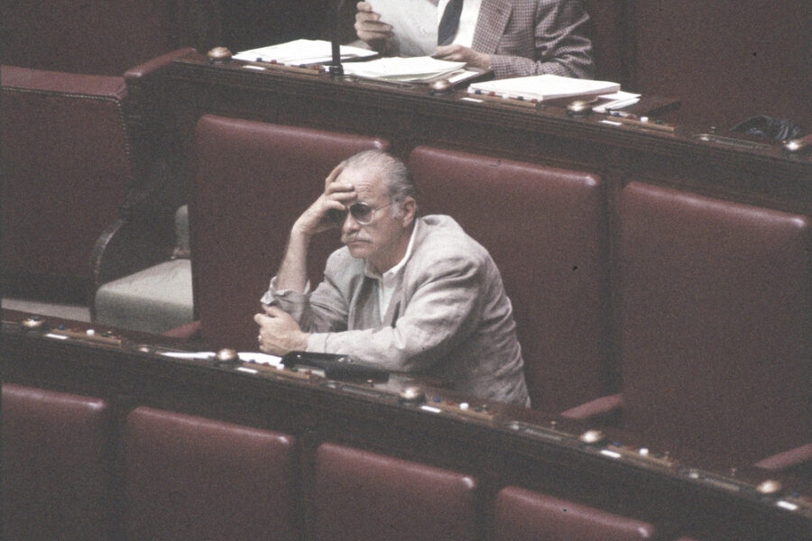 Fu alla Camera negli anni di Ilona Staller. E parlava già di "solitudine" dei ragazzi