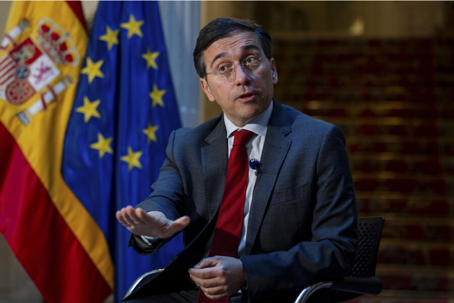 Il ministro degli Esteri spagnolo replica alla portavoce di Trump