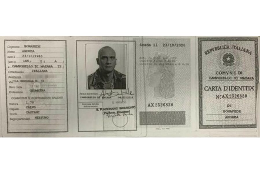 Erano intestati al suo alias