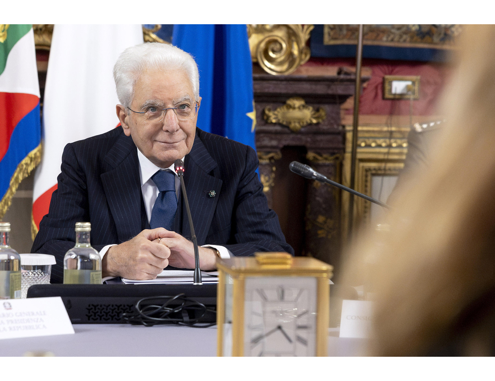 Mattarella firma il decreto legge carburanti