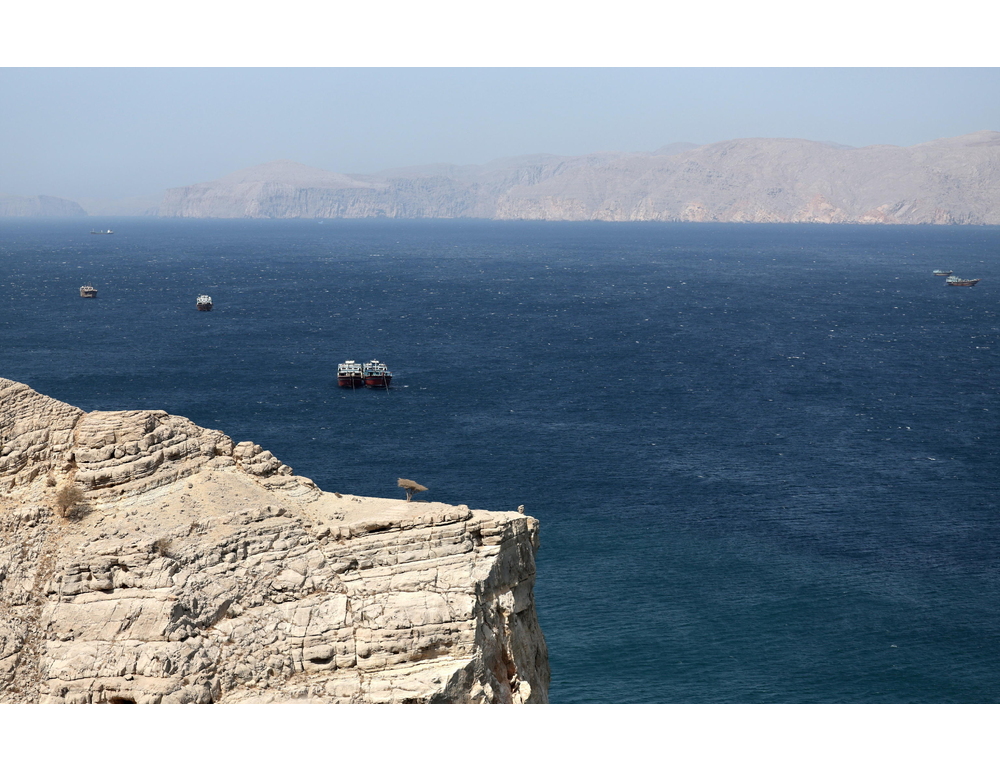 Media Iran, colpito porto vicino allo Stretto di Hormuz