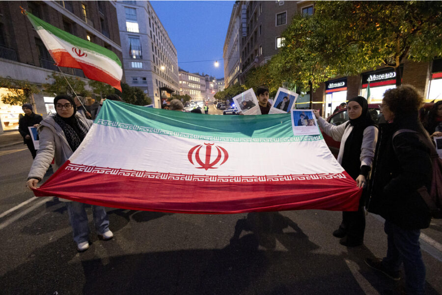 'Trump ha fatto marcia indietro dopo minacce di Teheran su attacchi estesi'