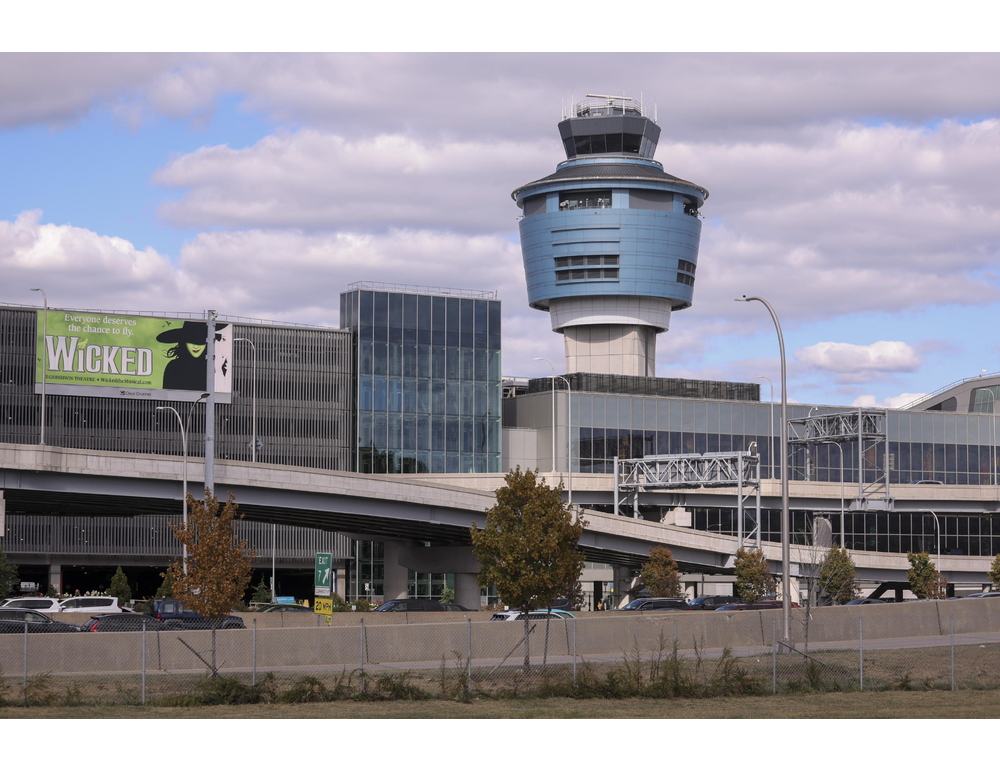 Media, pilota e co-pilota uccisi nello scontro al LaGuardia