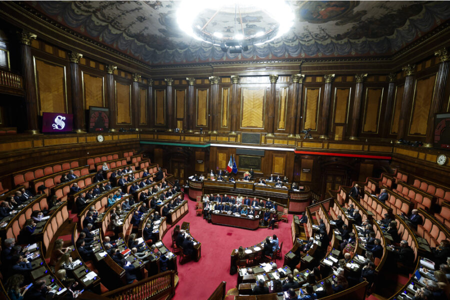 'A chi pensa di arricchirsi sulla pelle degli italiani consiglio prudenza'