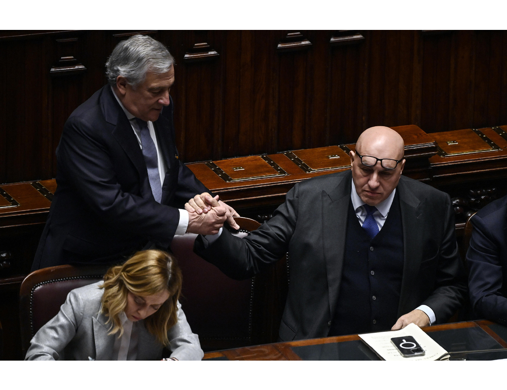 Meloni, su Erbil in costante contatto con Tajani e Crosetto