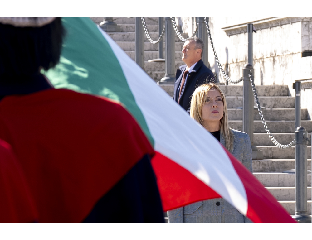 Meloni, taglio di 25 centesimi al litro sui carburanti