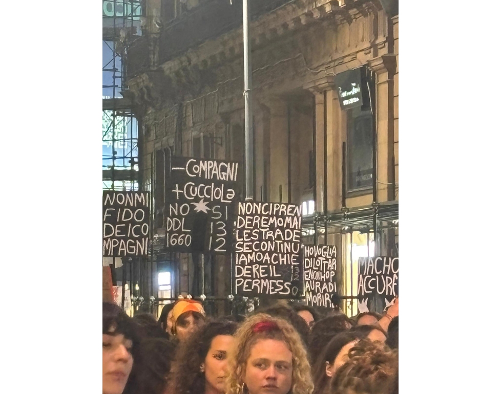 Mille ragazze in corteo a Palermo per i diritti delle donne e contro la guerra