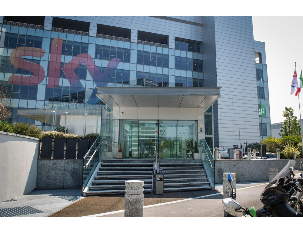 Morì bloccato a terra, pm chiede condanne fino a 6 anni per due vigilantes