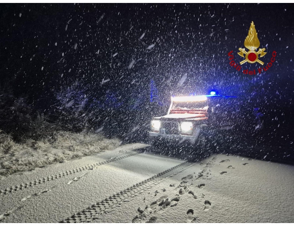 Neve nell’Aretino, doppio intervento di soccorso dei vigili del fuoco