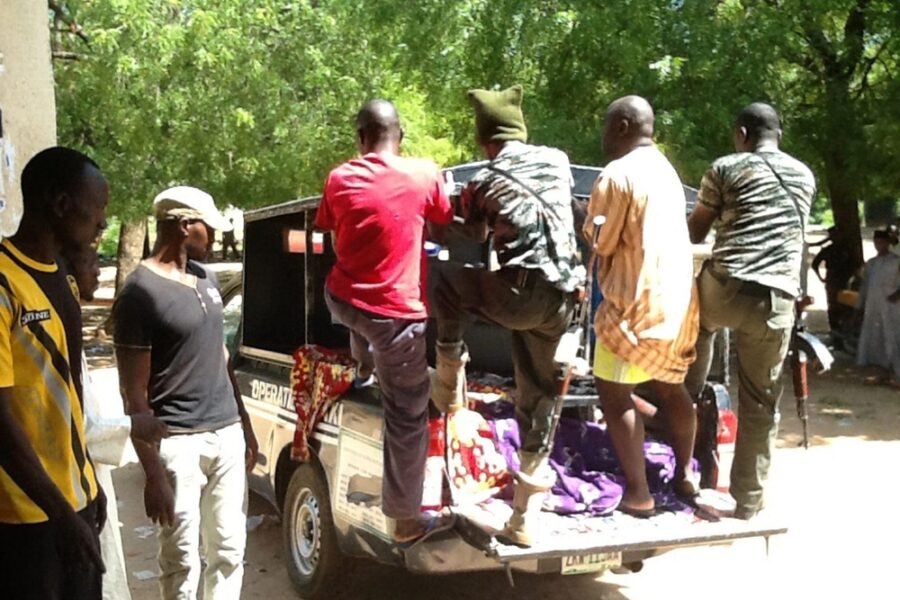 In precedenza si era verificato un attentato a un posto di blocco