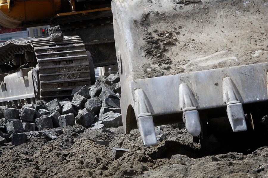 Tir con rimorchio e bus oltre i 13 metri deviati per il Brennero