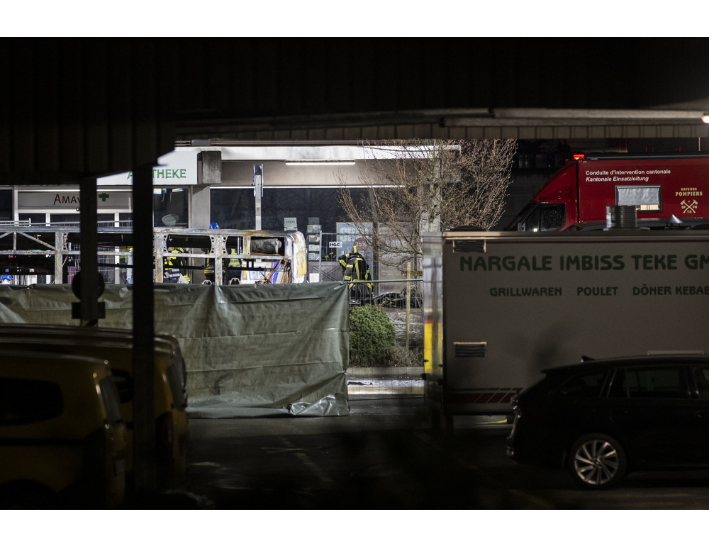 Polizia, ‘sei morti e 5 feriti nell’incendio al bus in Svizzera’