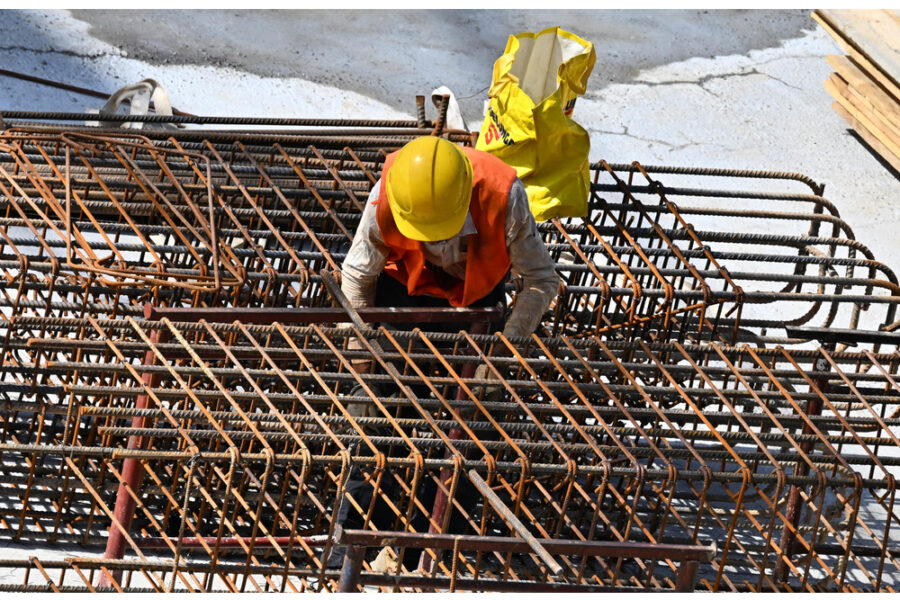 L'uomo è caduto da un'altezza di sei metri