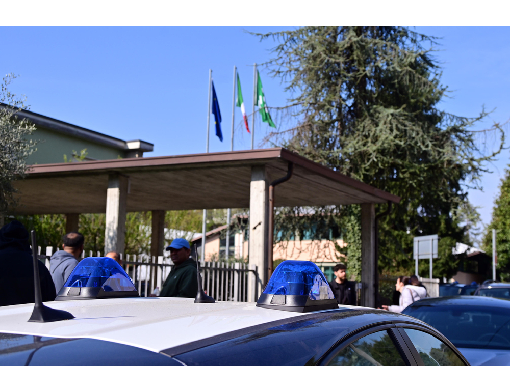 Prof accoltellata a scuola, il sospettato è uno studente di 13 anni