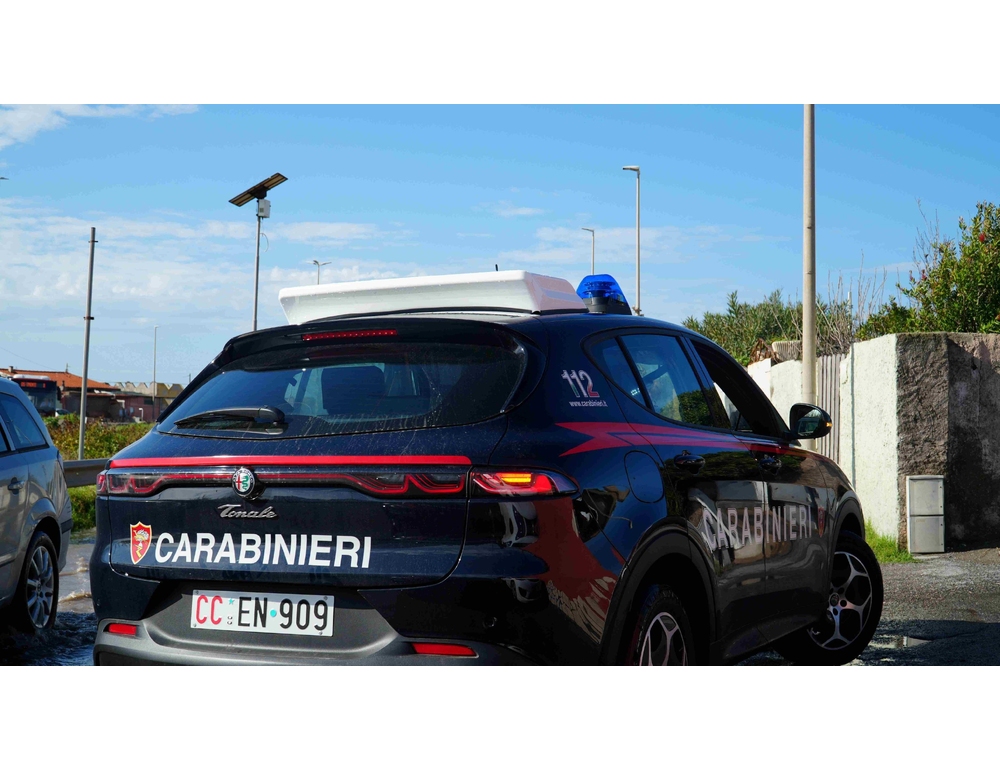 Quindicenne accoltella due 16enni, rintracciato e denunciato