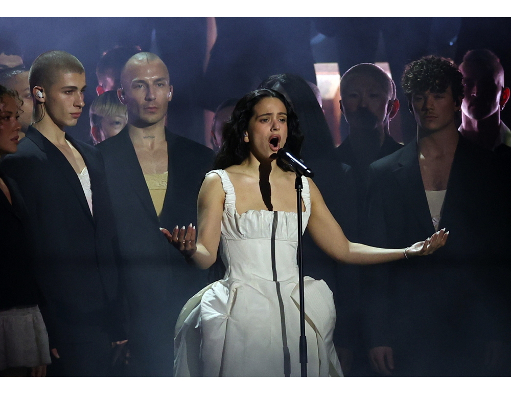 Rosalía si ferma al Forum, concerto interrotto per un malore