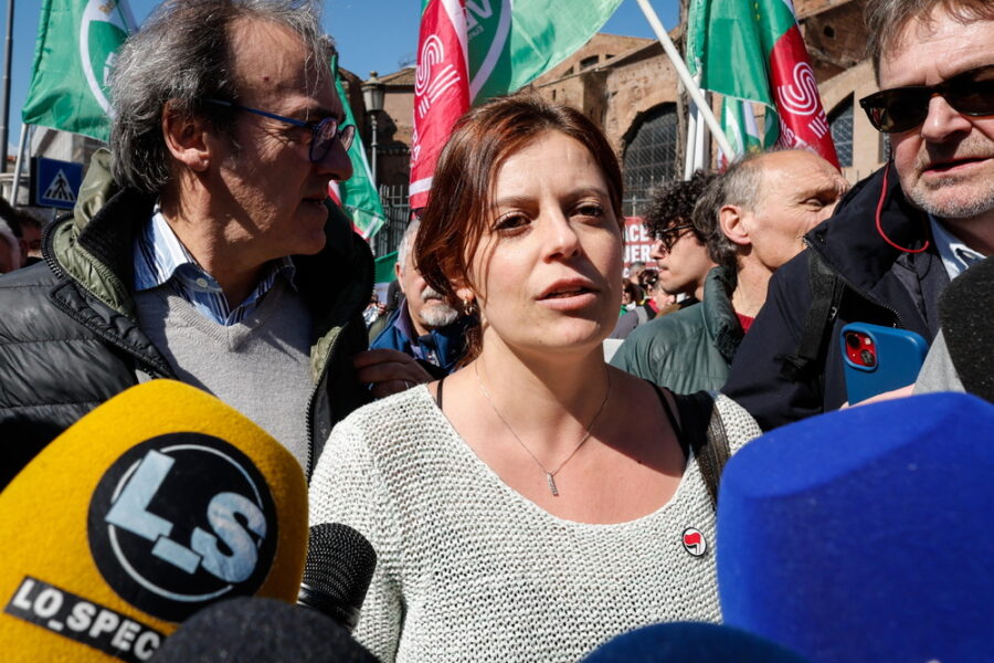 "Mi hanno chiesto se avevo oggetti pericolosi