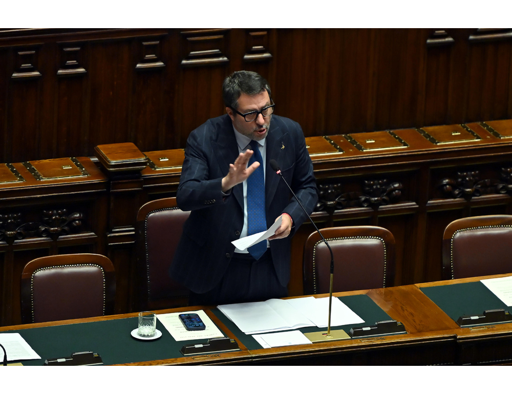 Salvini, petrolieri fermino i prezzi o gli chiederemo un contributo