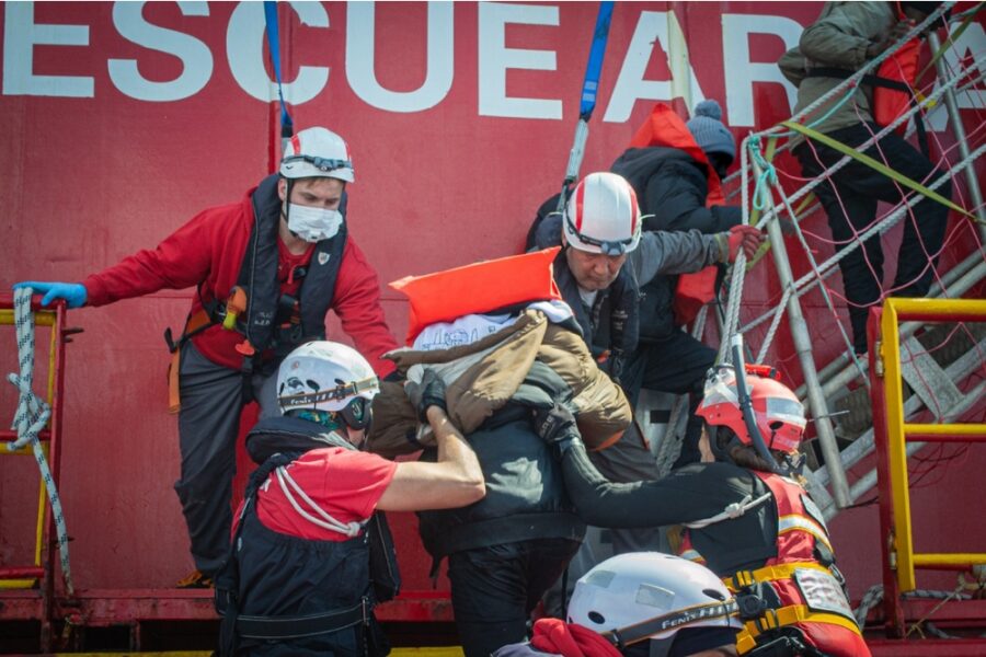 In tre distinti interventi. 'Episodi di possibili intercettazioni'