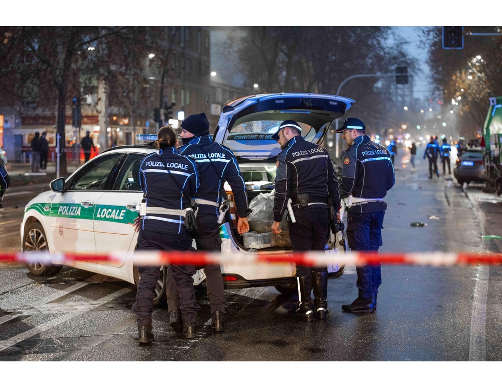 Schianto auto-moto a Milano, morti due ventenni