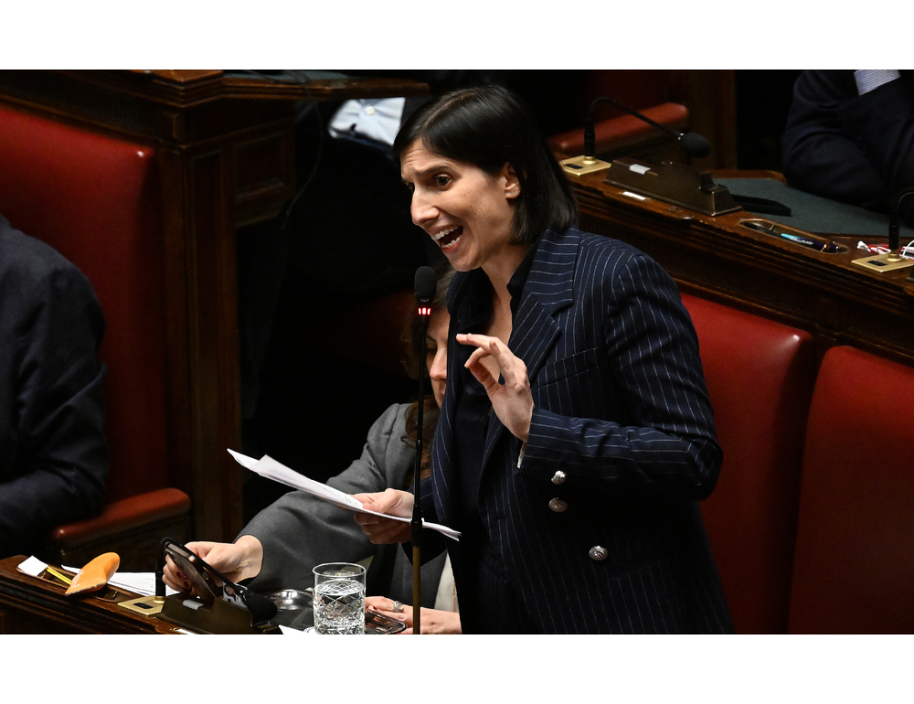 Schlein, Meloni sta facendo tutto da sola. Noi ci siamo ma posi clava