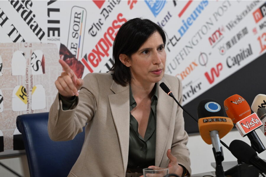 Negare le basi non sia sporadico deve diventare la linea politica chiara