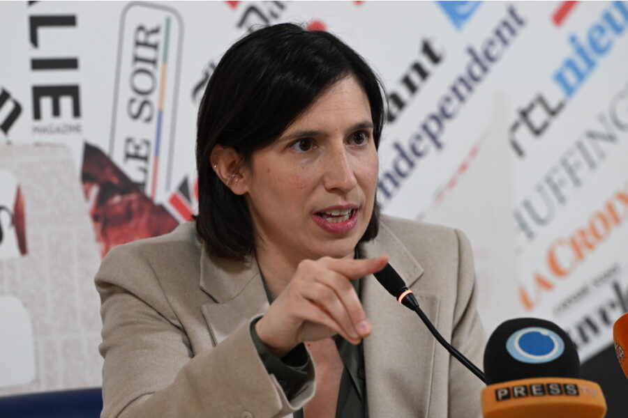 "Il governo italiano esprima condanna e prenda una volta per tutte le distanze"