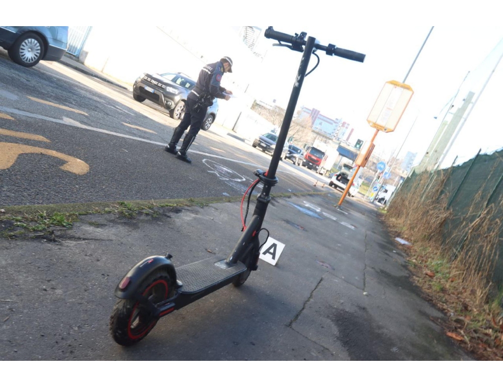 Scontro auto-monopattino, feriti due bambini di 10 anni